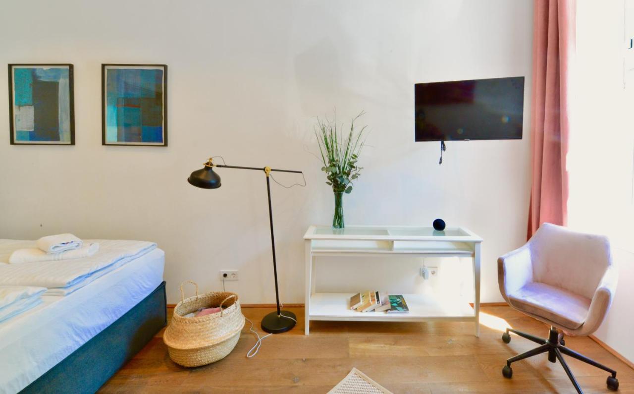 Charming Studio In Servitenviertel I Lägenhet Wien Exteriör bild